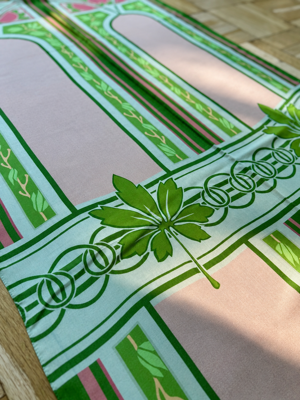 Foulard liberty con foglia d'acero verde