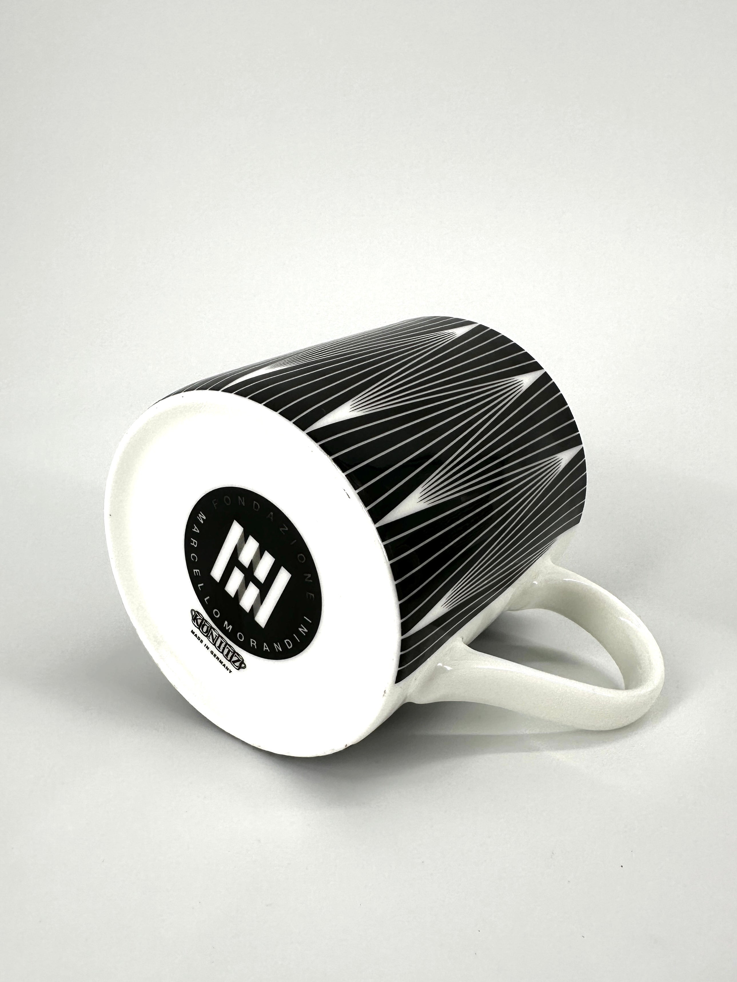 MUG 727